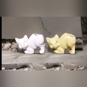 Vintage Pair Of McCoy/Morton Pottery Stretching Cat Planters White, Yellow